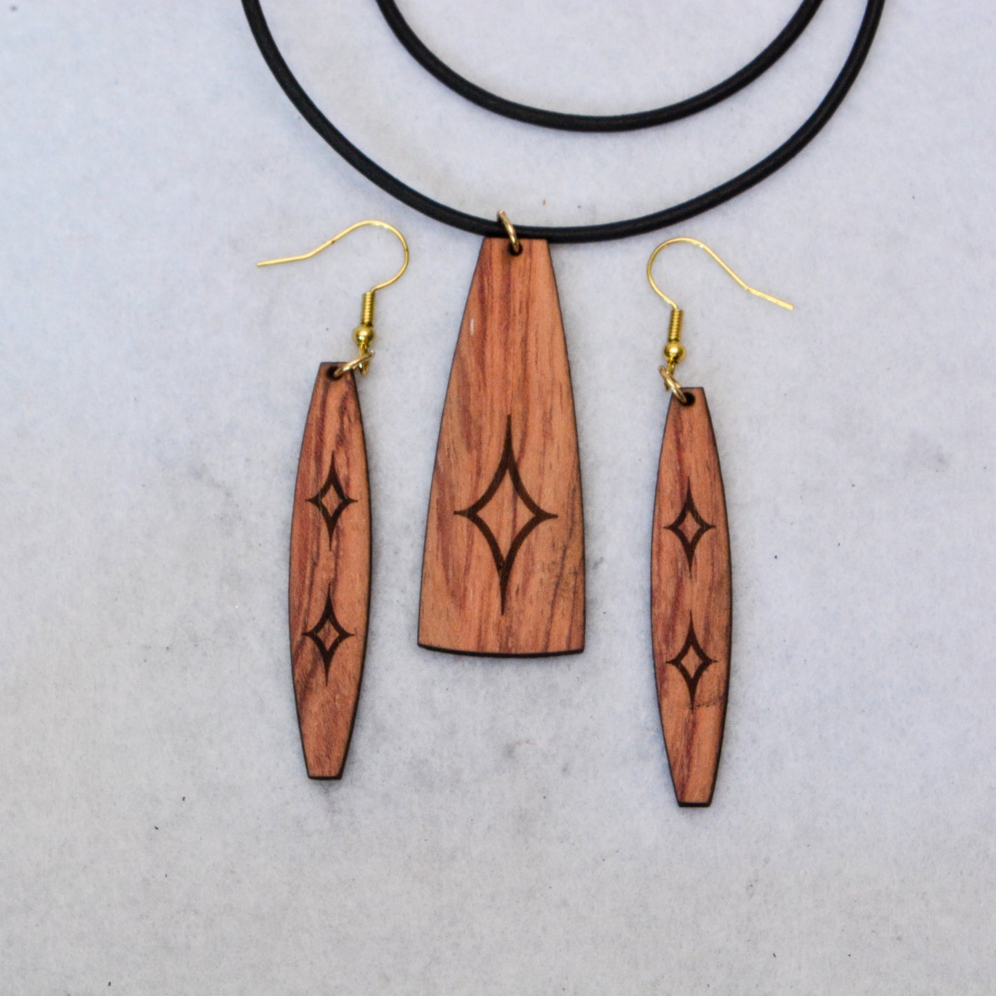 Ovaloid Star Design MCM-Inspired Wood Jewelry Set