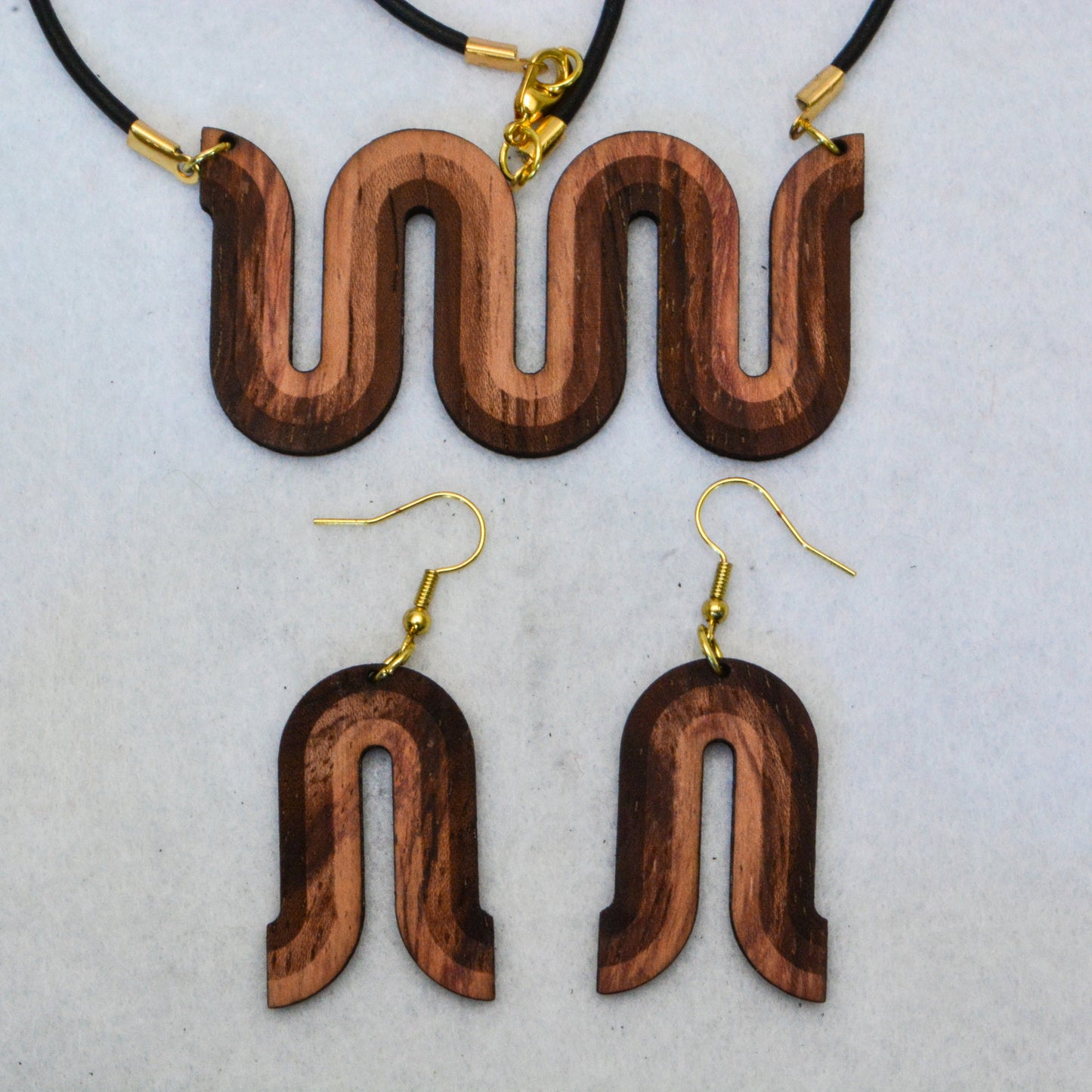 Squiggle Wave Design MCM-Inspired Jewelry Set